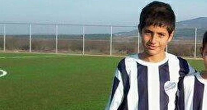 Genç futbolcu, inşaattan düşerek öldü