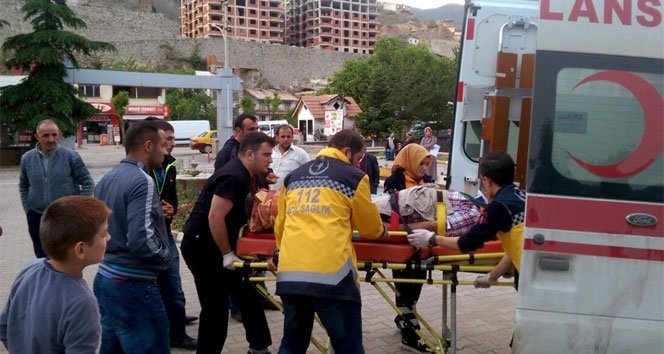 İnşaat işçilerini taşıyan minibüs kaza yaptı: 7 yaralı