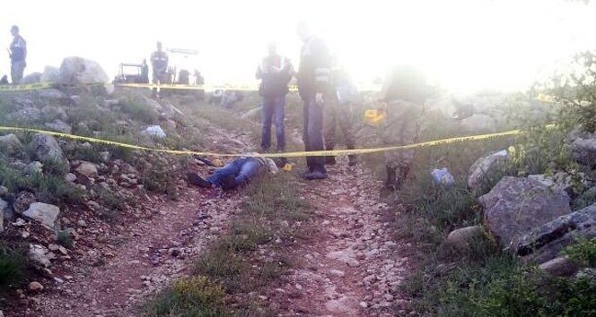 Kazayla kendini vurdu