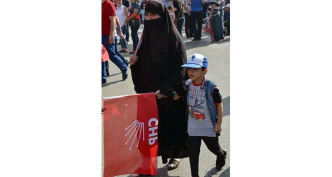 Kılıçdaroğlu’nun mitinginden ilginç fotoğraf!