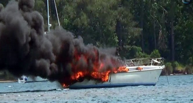 Lüks Tekne Cayır Cayır Yandı