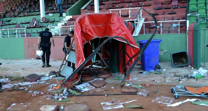 penalti-sonrasi-tribun-sahaya-girdi-999513-664x354