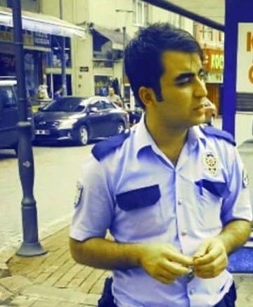 GENÇ POL?S EV?NDE ÖLÜ BULUNDU