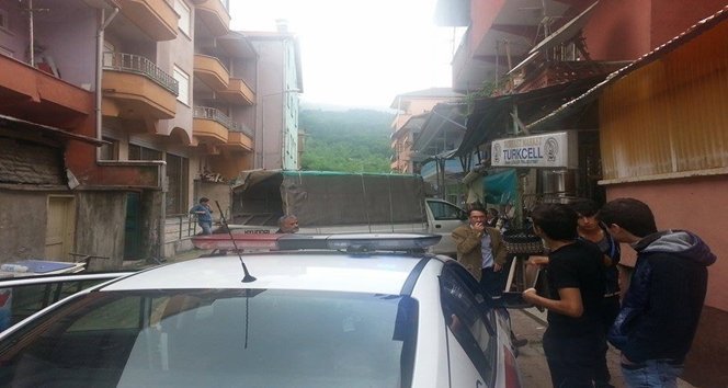 D?KKATS?Z SÜRÜCÜ KEND? ?? YER?NE DALDI