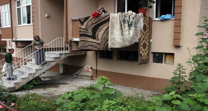 BALKONDAN DÜ?EN ENGELL? GENÇ YARALANDI