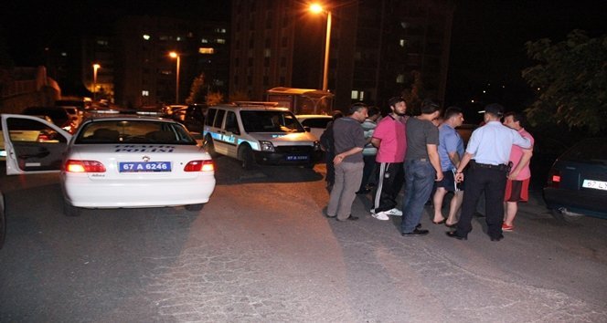 MAHALLEL?Y? VE POL?S? CANINDAN BEZD?REN SÜRÜCÜYE MEYDAN DAYA?I KAVGA ANI GÜVENL?K KAMERASINDA