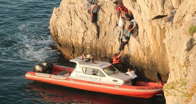 KAYALIKLARDA ?NT?HAR G?R???M?NDE BULUNAN KADIN ?PLE BA?LANARAK KURTARILDI