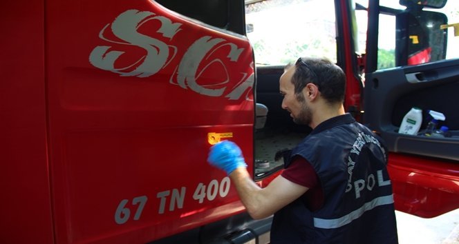 GECE YARISI TIR VE OTOBÜSLER?N CAMLARI KIRILDI