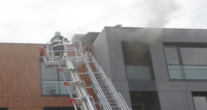 AVUKATLIK BÜROSUNDA YANGIN