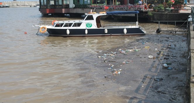 Karadeniz Çamura Bulandı, Sahiller Çöp Deryası Oldu