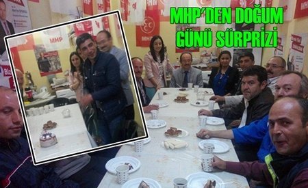 MHP’den Mahalle Muhtarına Doğum Günü Jesti