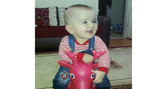 Evin balkonundan düşen bebek öldü