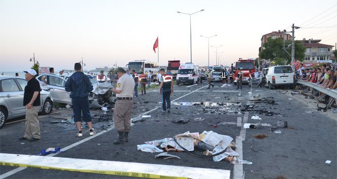 tekirdagda-zincirleme-kaza-3-olu-9-yarali-1053810-664x354