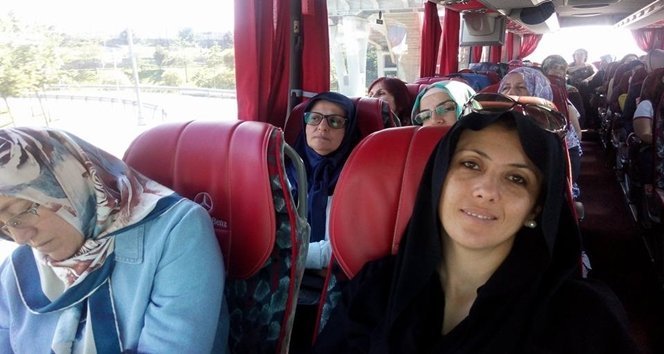 GÜLÜÇLÜ BAYANLAR CAM? VE TÜRBELER? Z?YARET ED?YOR