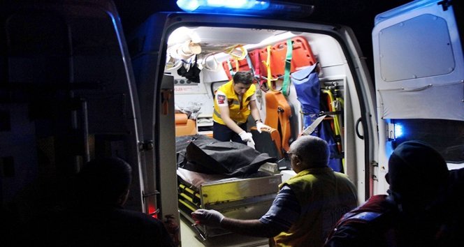 KASTAMONU?DA TRAF?K KAZASI: 5 ÖLÜ (2)