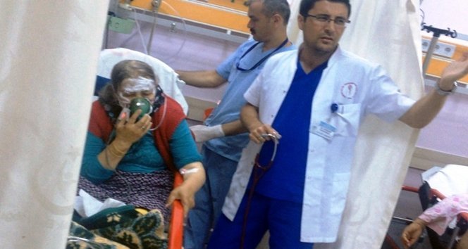 YA?LI Ç?FT?N EV?NDE TÜP GAZI PATLADI MUTFAKTA PATLAYAN TÜP GAZI NEDEN?YLE YA?LI KADININ YÜZÜ YANDI