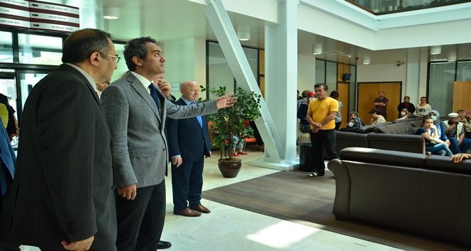 Vali Kaban, BEÜ Kanser Araştırma Merkezine hayran kaldı