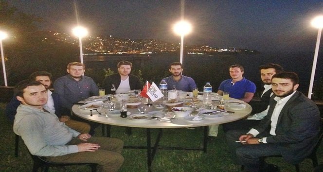 GENÇ MÜSİAD ÜYELERİ İFTARDA BULUŞTU (ONUR ALTINDAĞ/ZONGULDAK-İHA)