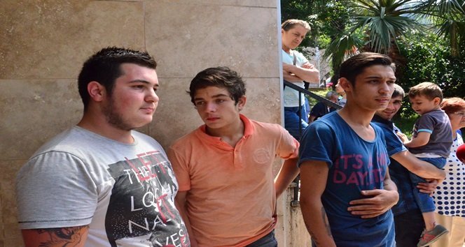 17 YAŞINDAKİ GENÇ YANINDA BULUNAN ARKADAŞLARI TARAFINDAN KURTARILDI. (MURAT KÜÇÜK - SERTAÇ ÖZDEMİR/ZONGULDAK-İHA)