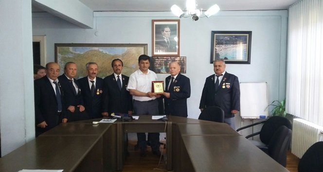 Gazilerden Başkan Ertan Şahin’e ‘Destek’ Plaketi