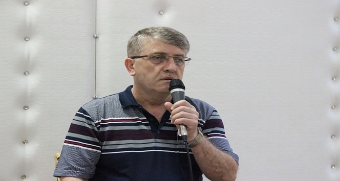 İFTAR PROGRAMI POTBAŞI CAMİSİ İMAM HATİBİ ŞEVKET ÖZTÜRK'ÜN KUR'AN-I KERİM TİLAVETİ OKUMASI İLE BAŞLADI. (VEDAT KILIÇ/ZONGULDAK-İHA)