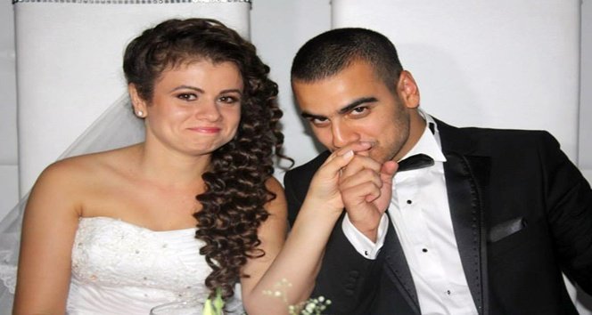 AYŞEGÜL VE MUAMMER DİRİ ÇİFTİNDEN GERİYE DÜĞÜN FOTOĞRAFLARI KALDI. (A. CÜNEYD HAMZAÇEBİ - ONUR ALTINDAĞ/ZONGULDAK-İHA)