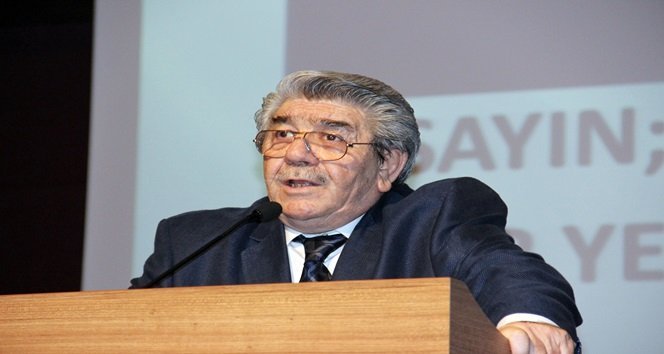 KDZ. EREĞLİ TSO BAŞKANI YAŞAR TETİKER, GECEDE YAPTIĞI KONUŞMADA EREĞLİ VE ZONGULDAK'IN HER MESELESİNDE TOBB BAŞKANI RİFAT HİSARCIKLIOĞLU'NUN YANLARINDA OLDUĞUNU SÖYLEDİ. (VEDAT KILIÇ/ZONGULDAK-İHA)