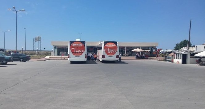 ALAPLI ŞEHİRLER ARASI OTOBÜS TERMİNALİ OTOBÜSLER YOLCU ALIRKEN (ERTUĞRUL YÜKSEL/ZONGULDAK-İHA)