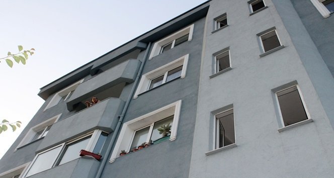 PATLAMA YAPILAN YERE 300 METRE UZAKLIKTA BULUNAN YERLEŞİMDE VATANDAŞLARIN MALLARI ZARAR GÖRDÜ. (MURAT KÜÇÜK - SERTAÇ ÖZDEMİR/ZONGULDAK-İHA)