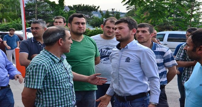 ZONGULDAK'TA BİR GRUP MADEN İŞÇİSİ, TTK GENEL MÜDÜRLÜĞÜ’NE YÜRÜYEREK YEVMİYE EYLEMİ GERÇEKLEŞTİRDİ. (MURAT KÜÇÜK - SERTAÇ ÖZDEMİR/ZONGULDAK-İHA)