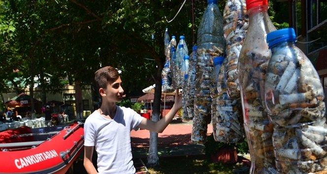 Kumsalda Topladıkları İzmaritlerle Mesaj Verdiler