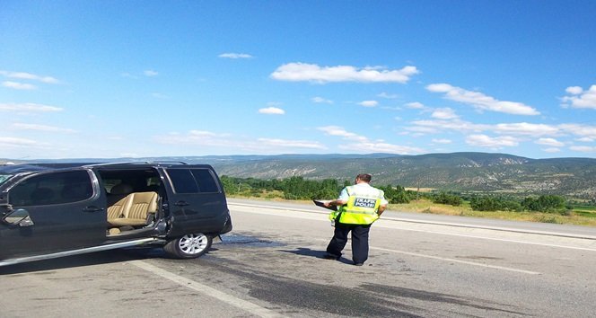 KASTAMONU'NUN TOSYA İLÇESİNDE MEYDANA GELEN TRAFİK KAZASINDA 4 KİŞİLİK AİLE ÖLÜMDEN DÖNDÜ. (SEDAT AĞACIKOĞLU/KASTAMONU-İHA)