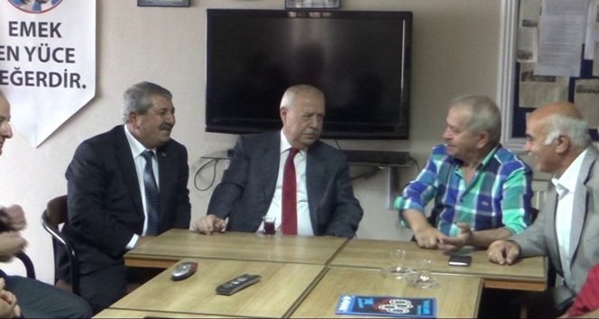 ZONGULDAK BELEDİYE BAŞKANI MUHARREM AKDEMİR BELEDİYE İŞ SENDİKASI ZONGULDAK ŞUBESİNİ ZİYARET ETTİ. (SERTAÇ ÖZDEMİR - UFUK DURAK/ZONGULDAK-İHA)