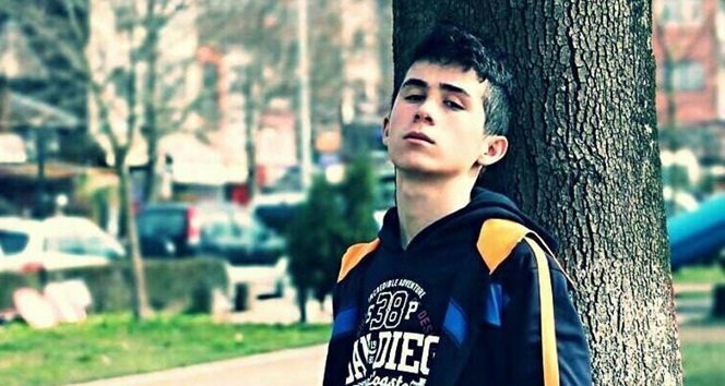 ALAPLI İLÇESİNE BAĞLI BELEN KÖYÜ'NDE BABAANNESİ İLE BİRLİKTE YAŞAYAN DURSUN EFE TUTUŞ ARKADAŞLARI İLE BİRLİKTE SERİNLEMEK İÇİN GİTTİĞİ DENİZDE DALGALARA KAPILIP HAYATINI KAYBETTİ. (ERTUĞRUL YÜKSEL/ZONGULDAK-İHA)