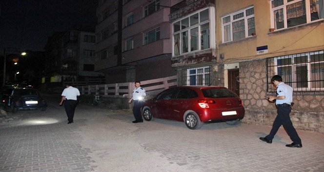 POLİS EKİPLERİ SOKAK SOKAK KAÇAN ZANLILARIN PEŞİNE DÜŞTÜ (REFİK FİDAN - SERTAÇ ÖZDEMİR/ZONGULDAK-İHA)