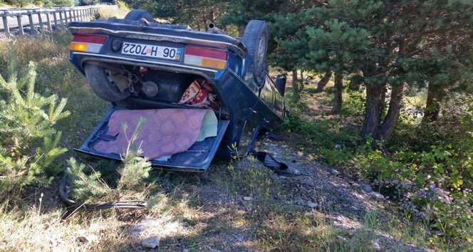 KASTAMONU'NUN KÜRE İLÇESİNDE, SÜRÜCÜSÜNÜN DİREKSİYON HAKİMİYETİNİ KAYBETTİĞİ OTOMOBİL KONTROLDEN ÇIKARAK TAKLA ATTI. KAZADA 3 KİŞİ YARALANDI. (MUHAMMED KÖMEÇOĞLU/KASTAMONU-İHA)