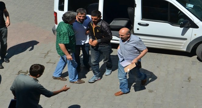 Kız Meselesi Yüzünden 2 Kişiyi Bıçaklayan Zanlı Tutuklandı