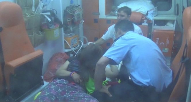 Sinir Krizi Geçiren Kadın Güçlükle Sakinleştirildi