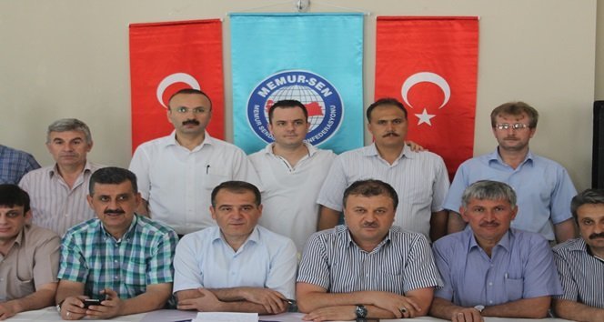 MEMUR-SEN ZONGULDAK İL BAŞKANLIĞI ÖĞRETMENEVİ'NDE BİR BASIN AÇIKLAMASI GERÇEKLEŞTİRDİ. (MURAT KÜÇÜK - UFUK DURAK/ZONGULDAK-İHA)