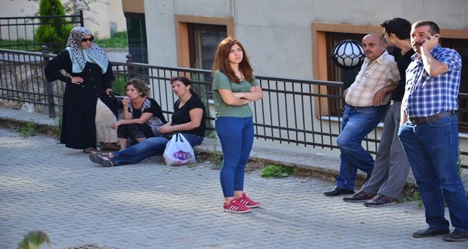 DİYARBAKIR'DA UĞRADIKLARI HAİN SALDIRIDA ŞEHİT OLAN POLİS MEMURU TANSU AYDIN'IN, BİR SÜRE DİYARBAKIR’A TORUN GÖRMEYE GELMEK İSTEYEN AİLESİNE “BURALAR SIKINTILI GELMEYİN” DEDİĞİ ÖNE SÜRÜLDÜ. (MURAT KÜÇÜK - ONUR ALTINDAĞ/ZONGULDAK-İHA)