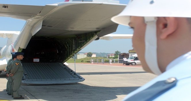 ŞEHİT TANSU AYDIN'IN CENAZESİ ZONGULDAK HAVALİMANI'NA GETİRİLDİ. (EMRAH YILDIZ - MURAT KÜÇÜK/ZONGULDAK-İHA)