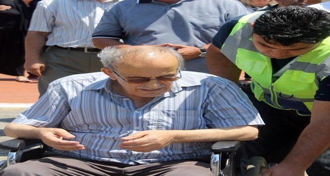 ŞEHİT TANSU AYDIN'IN YAKINLARI HAVALİMANI'NDA SİNİR KRİZLERİ GEÇİRDİ. (EMRAH YILDIZ - MURAT KÜÇÜK/ZONGULDAK-İHA)