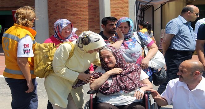 ŞEHİT YAKINLARI SİNİR KRİZİ GEÇİRDİ. (EMRAH YILDIZ - MURAT KÜÇÜK/ZONGULDAK-İHA)