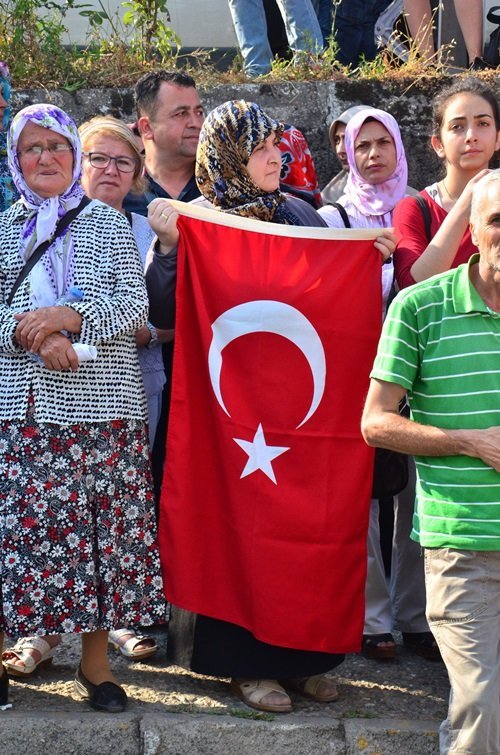 DİYARBAKIR’DA PUSUYA DÜŞÜRÜLEREK HAYATINI KAYBEDEN KAYBEDEN POLİS MEMURU TANSU AYDIN, ZONGULDAK’TA GÖZYAŞLARI İÇİNDE SON YOLCULUĞUNA UĞURLANDI. (ONUR ALTINDAĞ - SERTAÇ ÖZDEMİR - UFUK DURAK/ZONGULDAK-İHA)