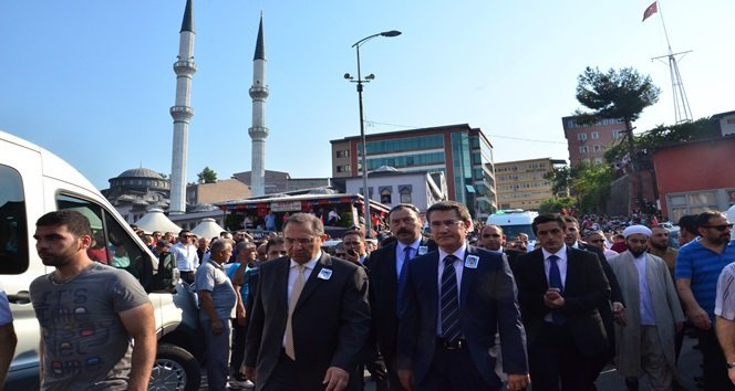 DİYARBAKIR’DA PUSUYA DÜŞÜRÜLEREK HAYATINI KAYBEDEN KAYBEDEN POLİS MEMURU TANSU AYDIN, ZONGULDAK’TA GÖZYAŞLARI İÇİNDE SON YOLCULUĞUNA UĞURLANDI. (ONUR ALTINDAĞ - SERTAÇ ÖZDEMİR - UFUK DURAK/ZONGULDAK-İHA)