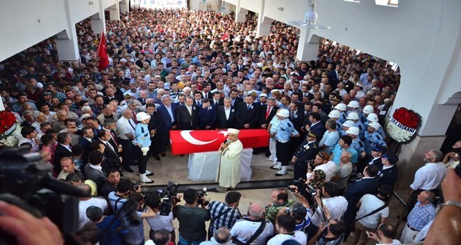 DİYARBAKIR’DA PUSUYA DÜŞÜRÜLEREK HAYATINI KAYBEDEN KAYBEDEN POLİS MEMURU TANSU AYDIN, ZONGULDAK’TA GÖZYAŞLARI İÇİNDE SON YOLCULUĞUNA UĞURLANDI. (ONUR ALTINDAĞ - SERTAÇ ÖZDEMİR - UFUK DURAK/ZONGULDAK-İHA)