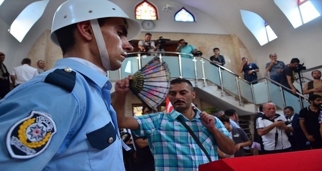DİYARBAKIR’DA PUSUYA DÜŞÜRÜLEREK HAYATINI KAYBEDEN KAYBEDEN POLİS MEMURU TANSU AYDIN, ZONGULDAK’TA GÖZYAŞLARI İÇİNDE SON YOLCULUĞUNA UĞURLANDI. (ONUR ALTINDAĞ - SERTAÇ ÖZDEMİR - UFUK DURAK/ZONGULDAK-İHA)