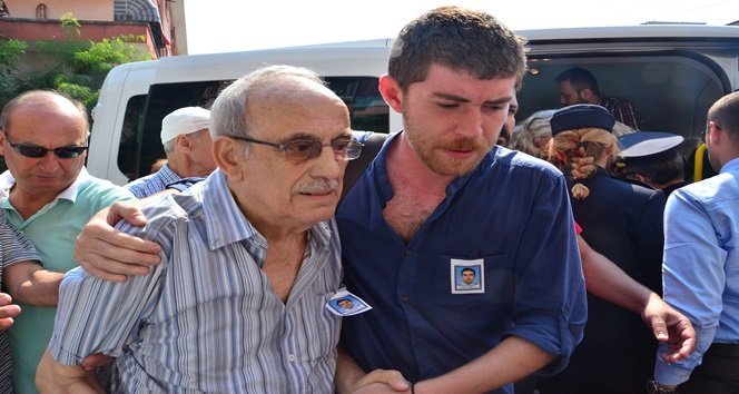 DİYARBAKIR’DA PUSUYA DÜŞÜRÜLEREK HAYATINI KAYBEDEN KAYBEDEN POLİS MEMURU TANSU AYDIN, ZONGULDAK’TA GÖZYAŞLARI İÇİNDE SON YOLCULUĞUNA UĞURLANDI. (ONUR ALTINDAĞ - SERTAÇ ÖZDEMİR - UFUK DURAK/ZONGULDAK-İHA)