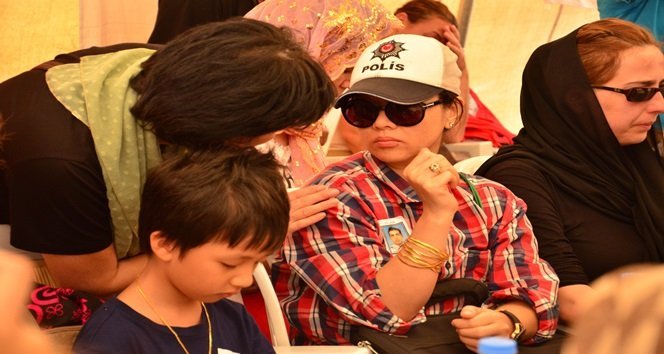 DİYARBAKIR’DA PUSUYA DÜŞÜRÜLEREK HAYATINI KAYBEDEN KAYBEDEN POLİS MEMURU TANSU AYDIN, ZONGULDAK’TA GÖZYAŞLARI İÇİNDE SON YOLCULUĞUNA UĞURLANDI. (ONUR ALTINDAĞ - SERTAÇ ÖZDEMİR - UFUK DURAK/ZONGULDAK-İHA)