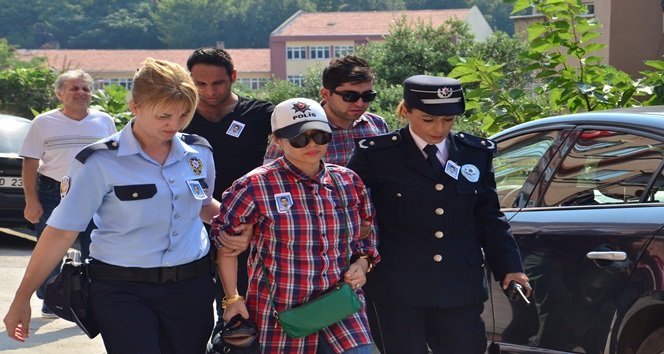 ZONGULDAK ŞEHİDİ GÖZYAŞLARI İÇİNDE UĞURLADI ŞEHİT POLİSİN VİETNAMLI EŞİ, CENAZEYİ KENDİ İNANÇLARINA GÖRE UĞURLADI CENAZEYE GÜMRÜK BAKANI NURETTİN CANİKLİ DE KATILDI